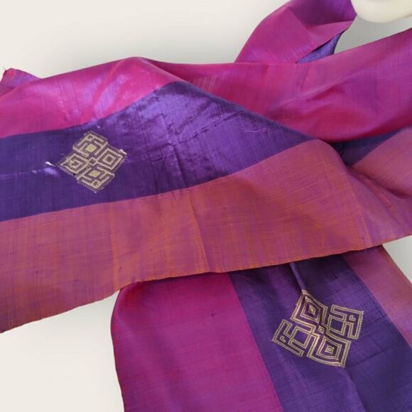 Womens Silk Scarf Rectangle 60" Purple Pink Emblem Fringe Wrap Indian Bohemian - Picture 3 of 8